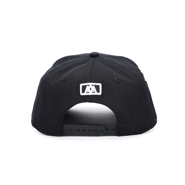 [🚨PRE - ORDER - SHIPS JANUARY 16TH🚨] ‘7’ Premium Wool Blend SnapBack - Black/White - Malta Apparel