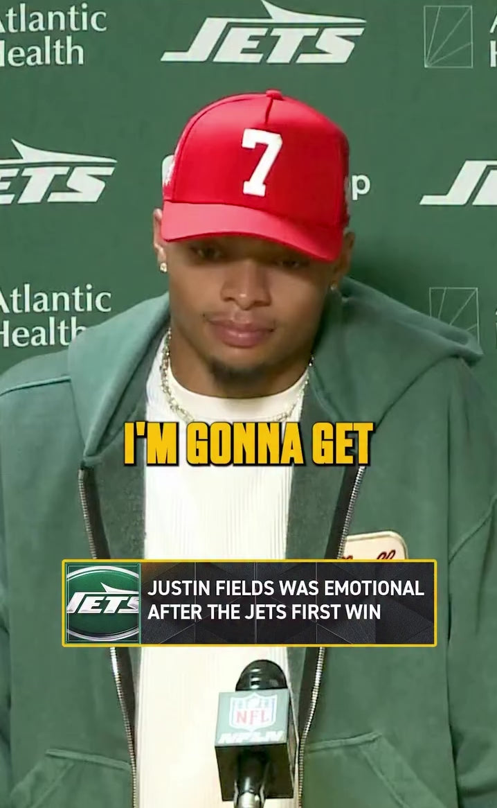 ‘7’ Premium Wool Blend SnapBack - Red/White